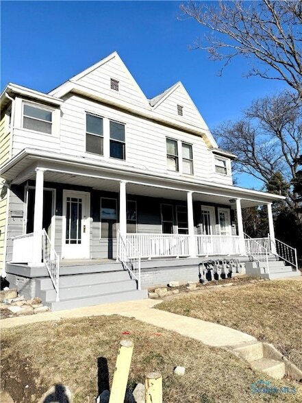 Building Photo - 1833 Lawrence Ave Unit 1835 Rental