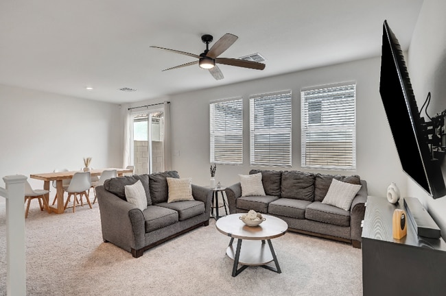 Photo - 9164 Surrey Wood St