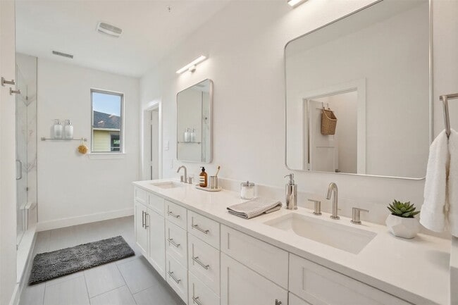 Photo - 13351 Goodland St