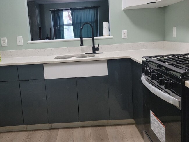 Photo - 190 Dwight St