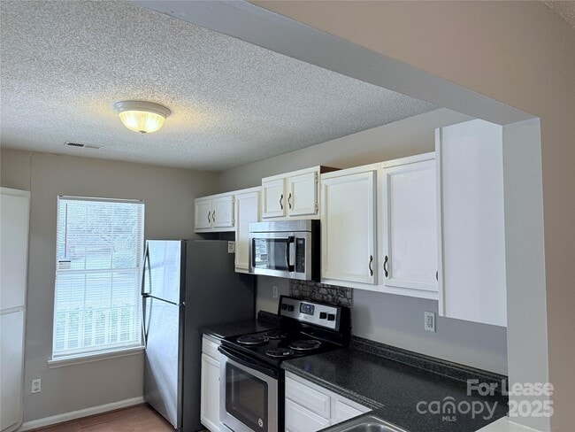 Photo - 6425 Windsor Gate Ln