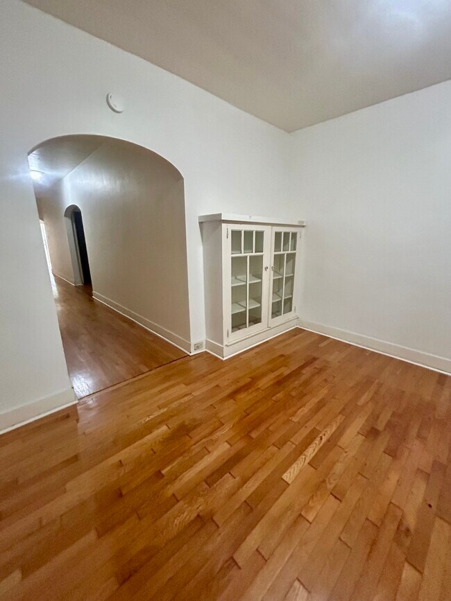 Photo - 5869 Northumberland St