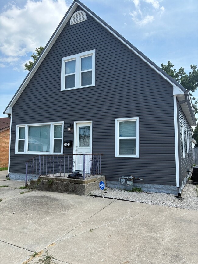 Building Photo - 2128 N Grand Ave E