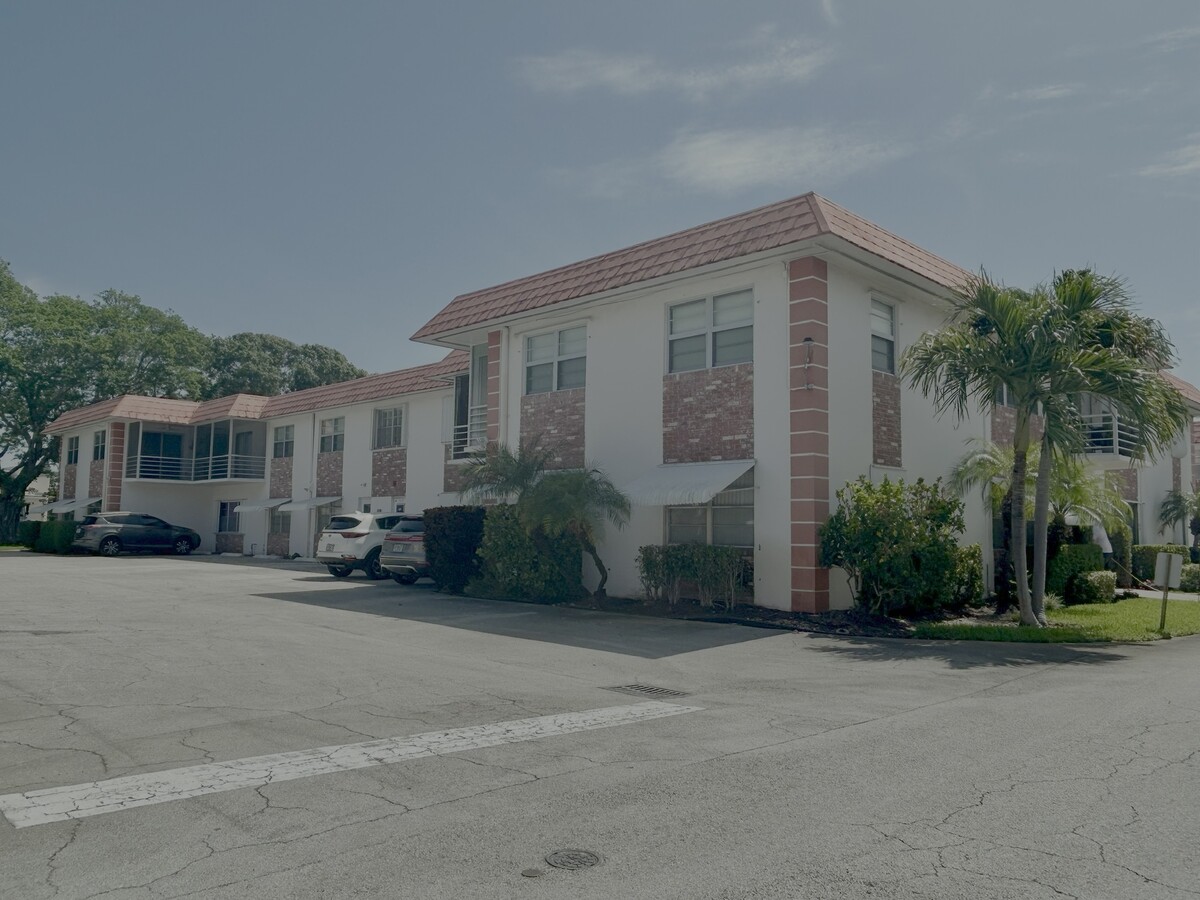 Photo - 3550 NW 8th Ave Unidad 312