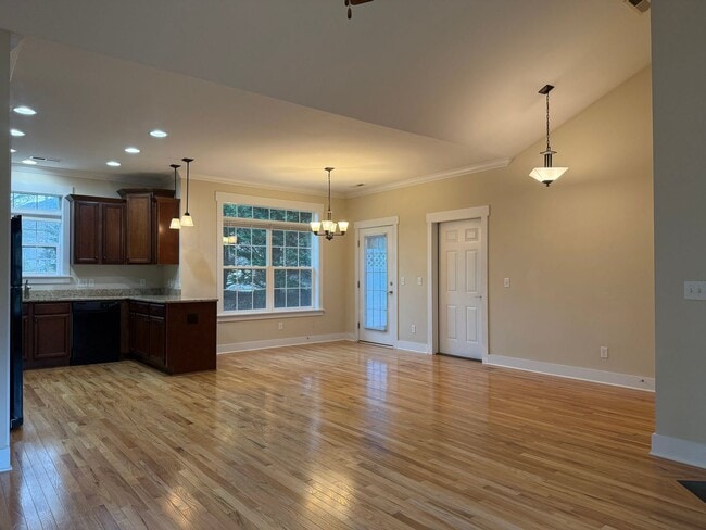 Photo - Townhouse walking distance to Black Mountain available now!