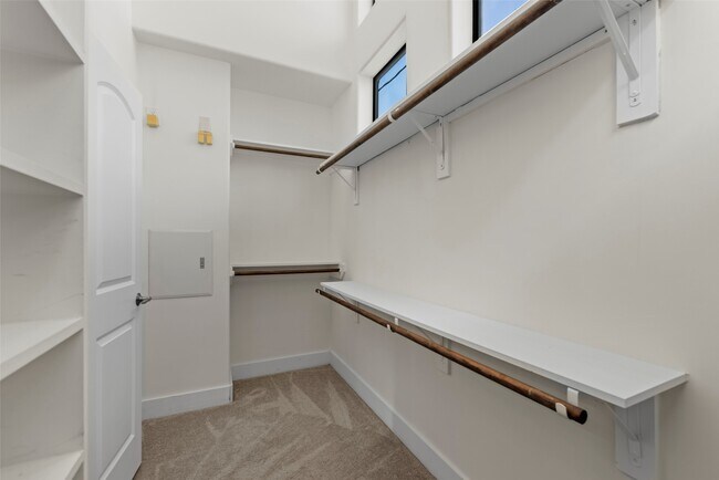 Building Photo - 1420 Wilson St