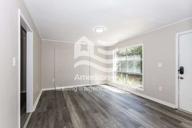 Photo - 2309 Windsor Rd