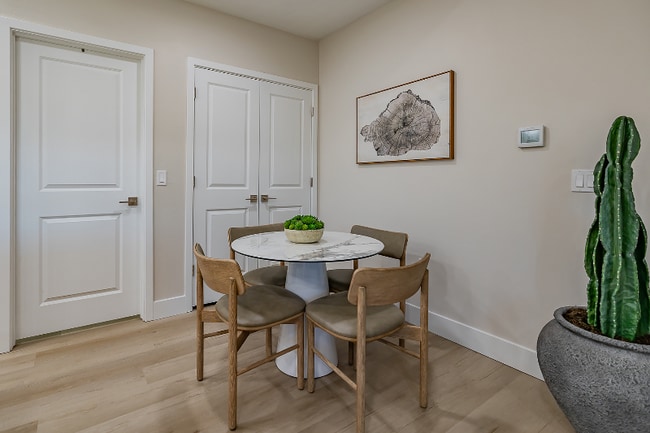 Photo - 2803 E River Rd Unidad 204