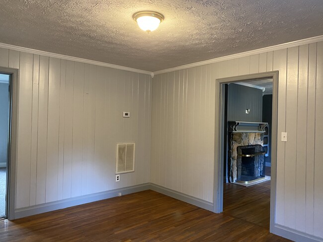 Photo - 206 Griffith St