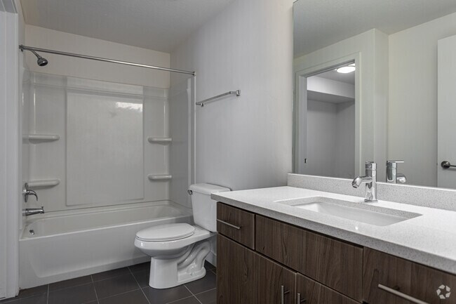 2BR, 2BA - Xenon