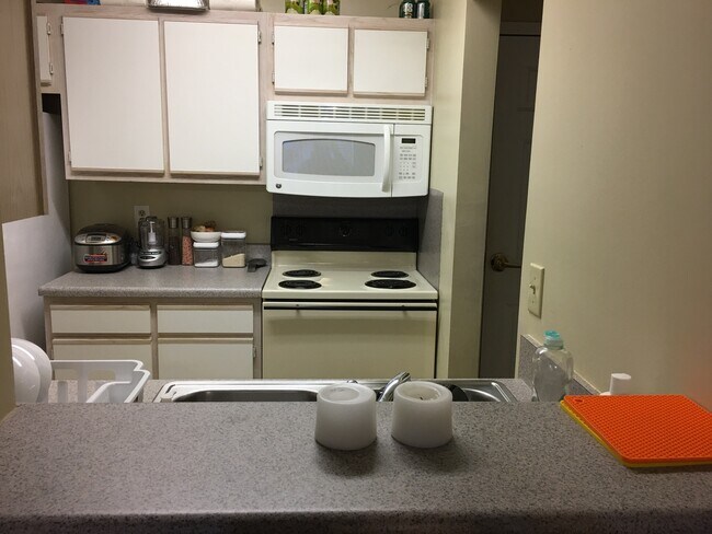 Photo - 121 W Carolina Ave