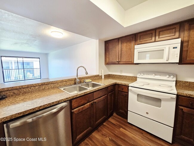 Photo - 1079 Ellen Ct Unit 1079