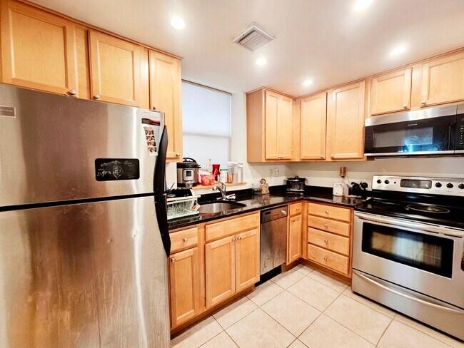 Photo - 84 Gainsborough St Unit 160
