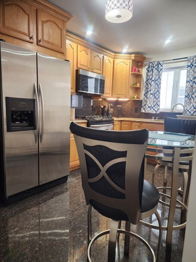 Photo - 179-30 142nd Ave