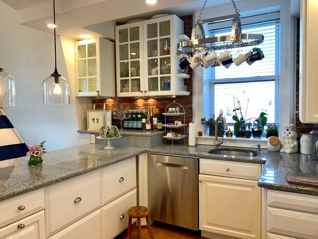 Photo - 64 Commonwealth Ave Unit 8A