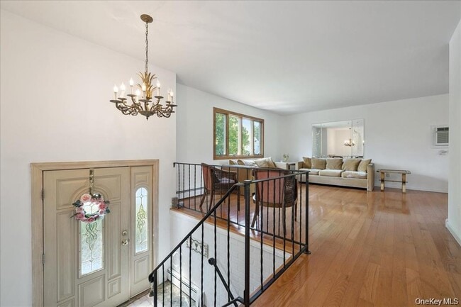 Photo - 10 Marsulin Dr