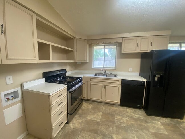 Photo - 3 Bed 1.5 Bath House