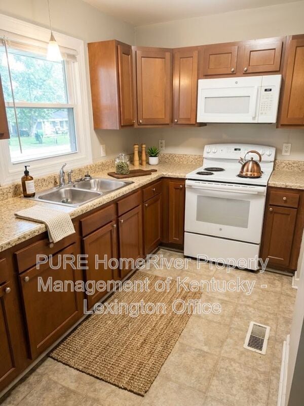 Photo - 313 Radcliffe Rd Unit A