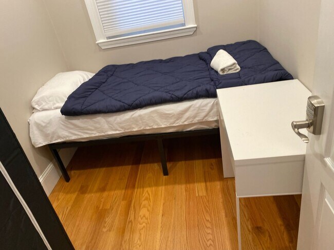 Photo - Huge 8 bedroom 9 bathroom apartment near B...