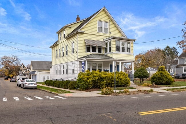 Photo - 1857 State St Unidad 1