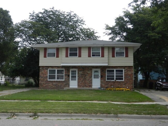 Building Photo - 242 Unit 1314