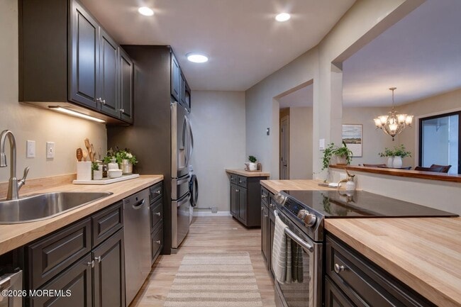 Photo - 167 Amberly Dr