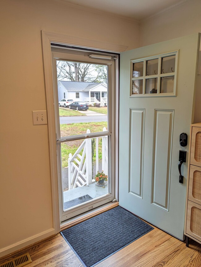 Photo - 1805 Bennett St