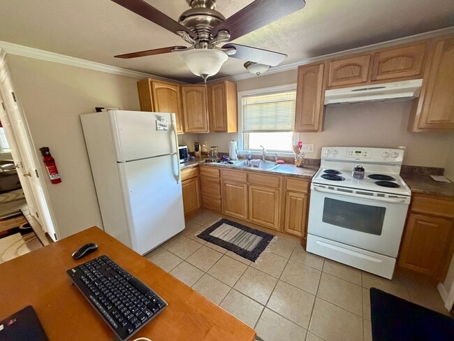 Photo - 7408 Yale Ave Unit B
