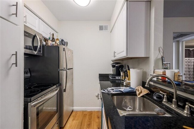 Photo - 2207 Leon St Unit 203