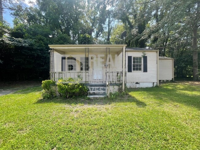 Building Photo - 3462 McKenzie Dr