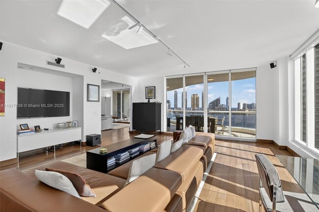 Photo - 6000 Island Blvd Unit 1208