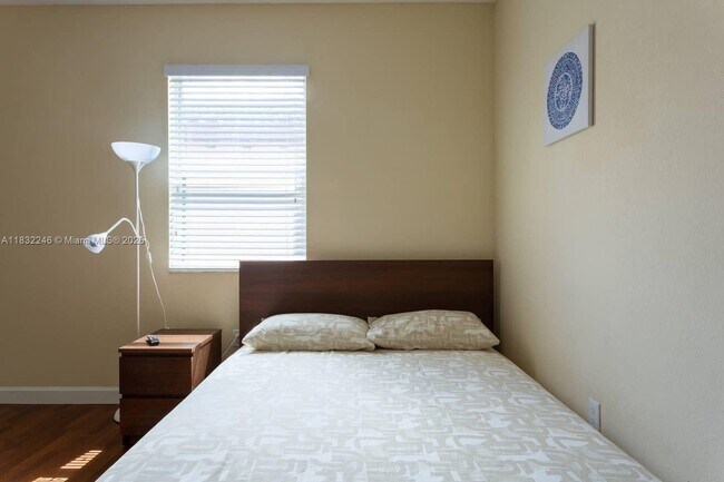 Photo - 17065 SW 94th Terrace Apartment Unit 1