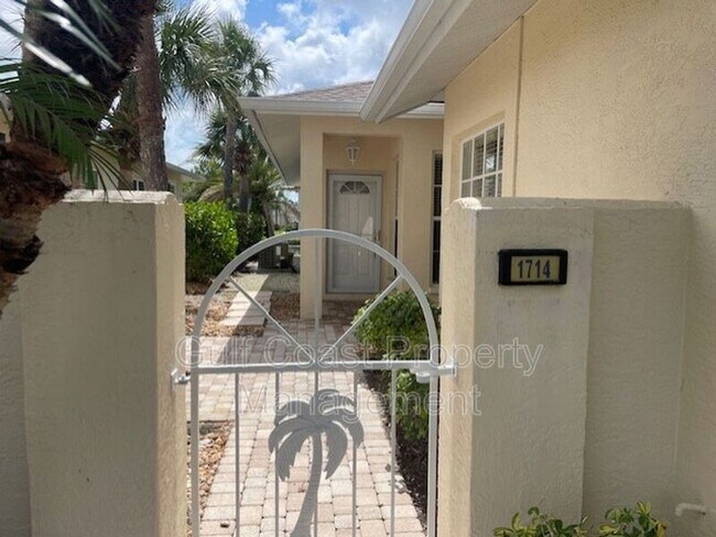 Photo - 1714 Fountain View Cir