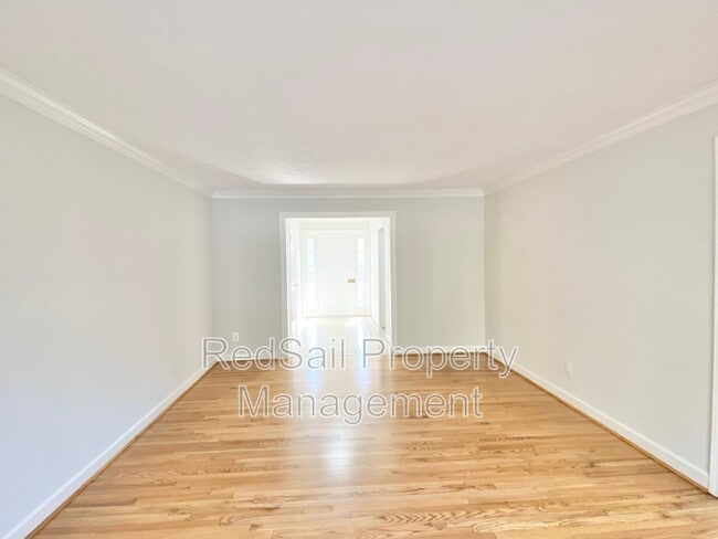 Photo - 400 E Tazewells Way