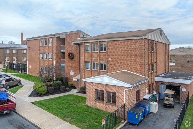Photo - Duke Manor Apartments