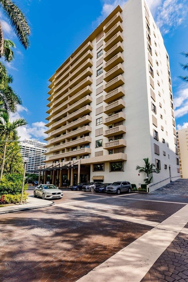 Building Photo - 10185 Collins Ave Unit 1114