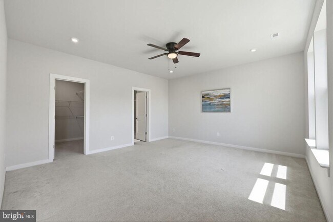 Photo - 43830 Middleway Ter