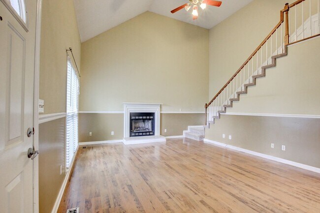 Photo - Two Story Home With Fireplace and Basement In Marymont