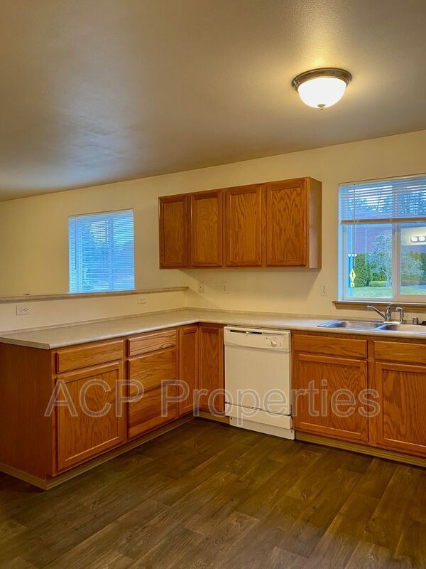 Photo - 2759 McLeod Rd Unidad 202