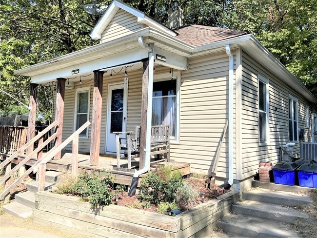 Building Photo - 325 Union St