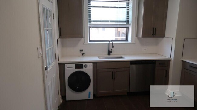 Photo - 5515 N Lincoln Ave Unit 2S