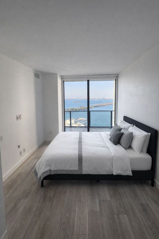 Photo - 501 NE 31st St