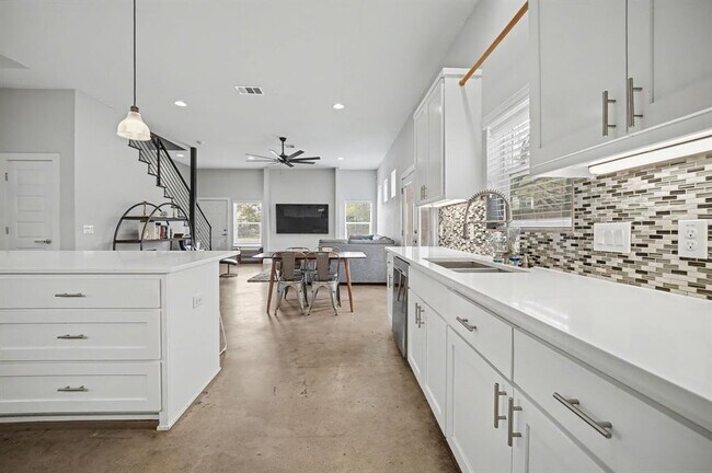 Photo - 6700 Canal St