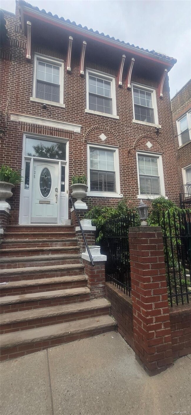 Building Photo - 125 W 227th St Unit 2
