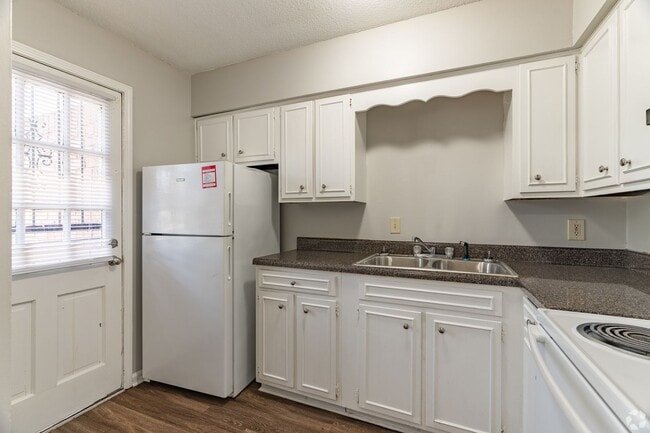 Photo - Sherwood Flats