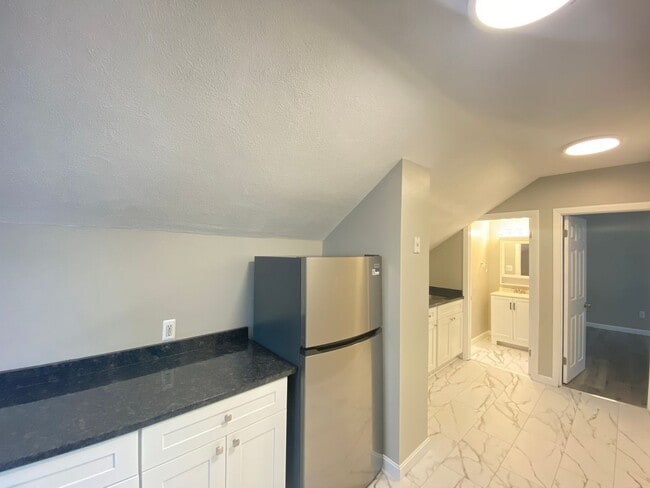 Photo - 7 Commercial St Unidad F