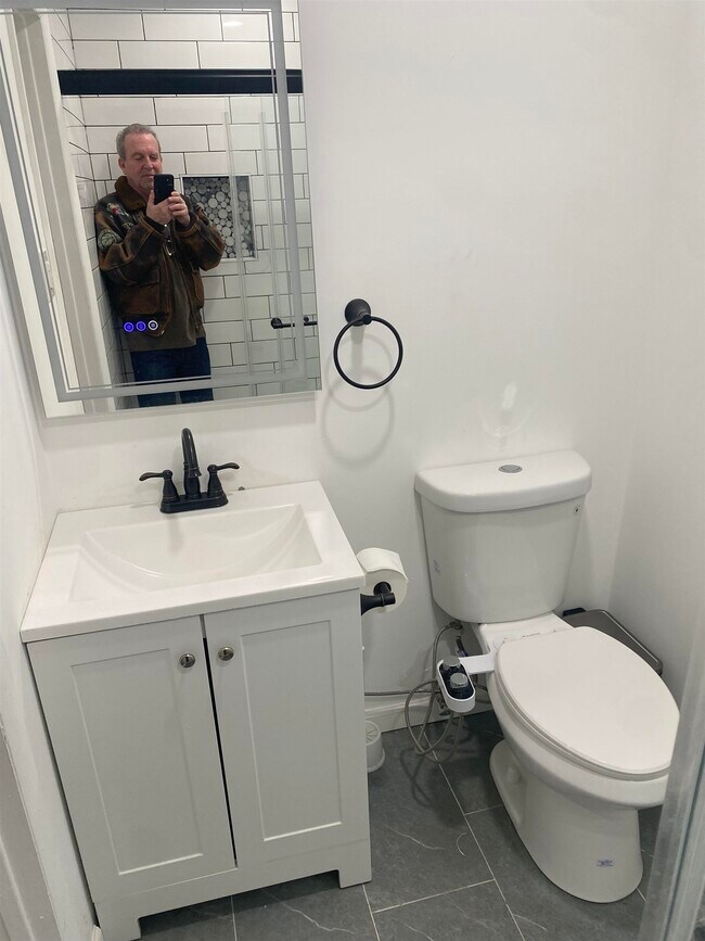 Photo - 422 Avenue C