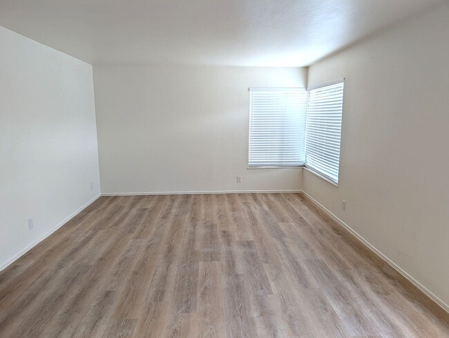 Building Photo - 4511- 4515 Penniman Unit 4511