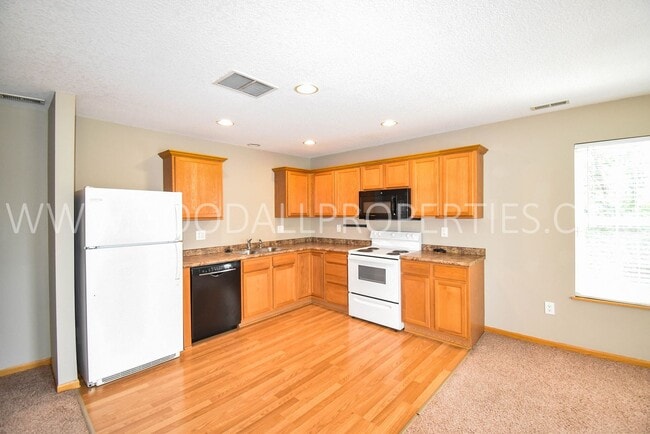Photo - Discover this beautiful 2 Bedroom, 2.5 Bath Towhome in Ankeny!