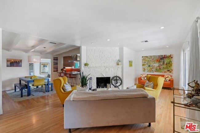 Photo - 5507 Van Noord Ave